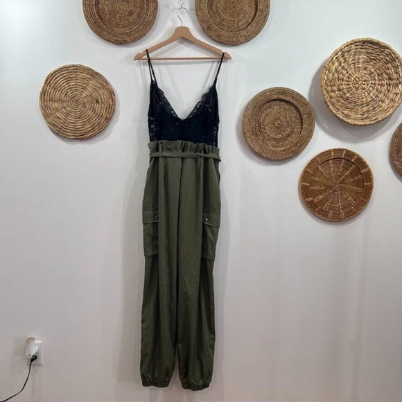 Fashion Nova Black Green Sexy Belted Lace Sheer Cargo Jumpsuit Plus Size 1X - Picture 3 of 8